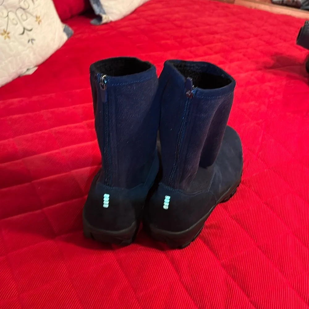 Land’s End Men’s Navy Blue Winter Boots with Back Zippers